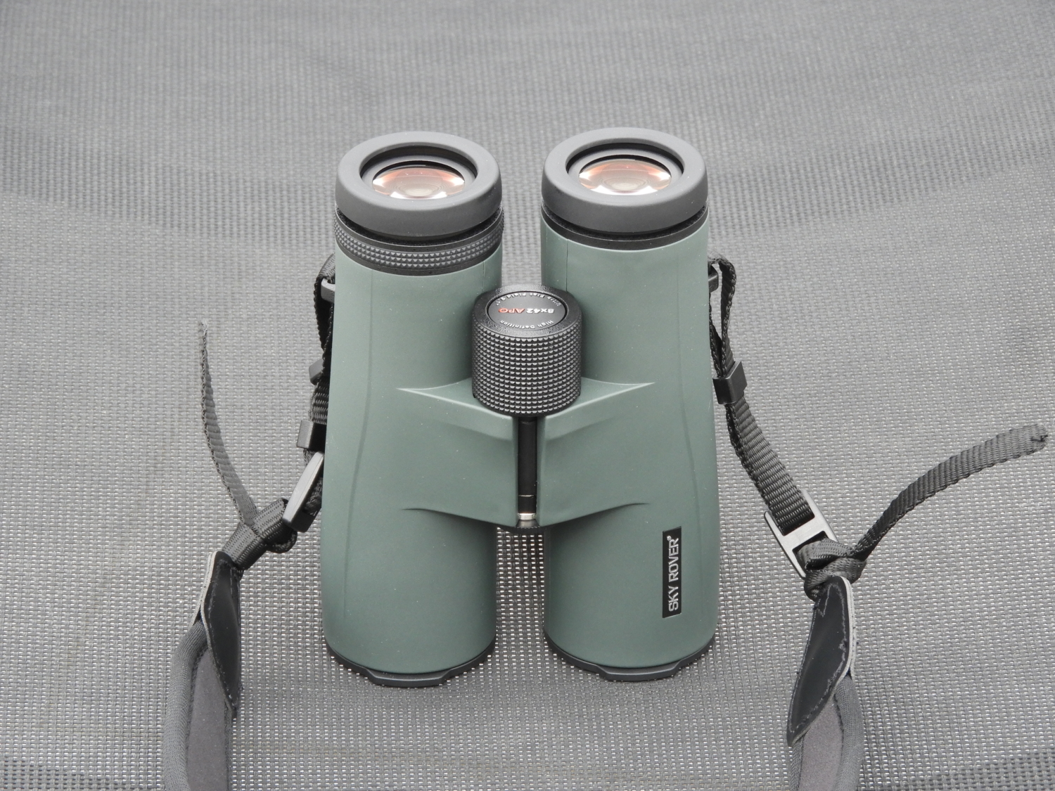 Sky Rover Cloud Rover Sky Rover Banner Cloud (SRBC) 8×42 “APO” – Binoculars Today